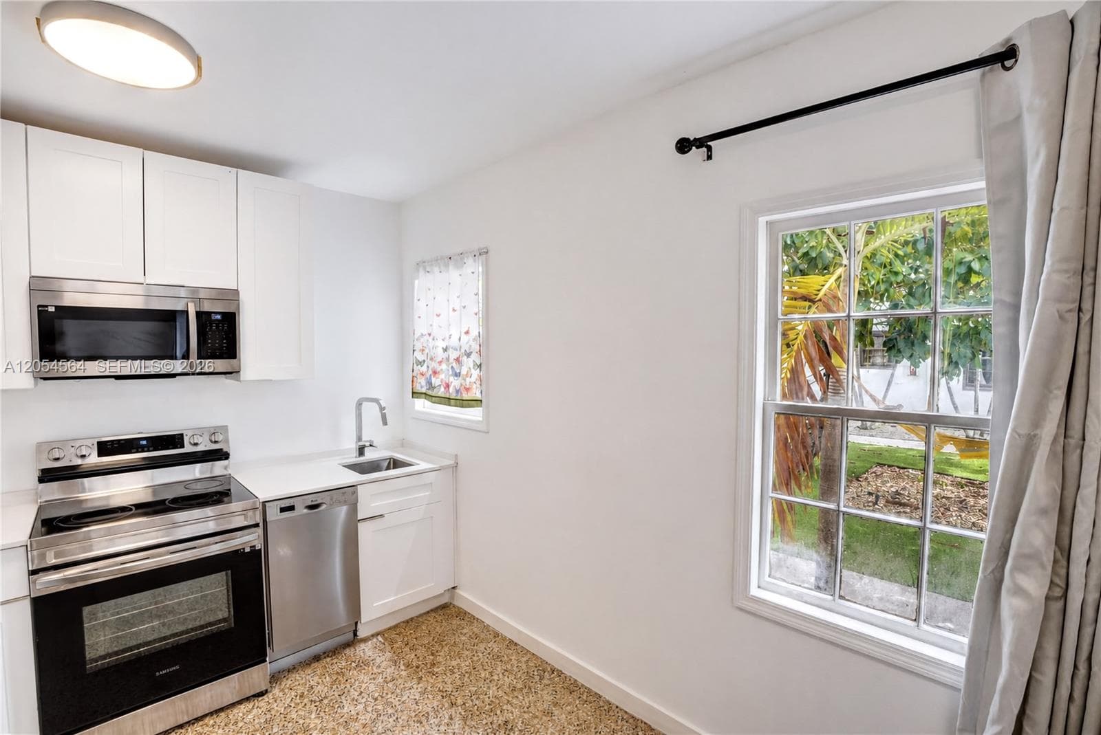 421 75th St # 1, Miami Beach FL 33141 photo 4