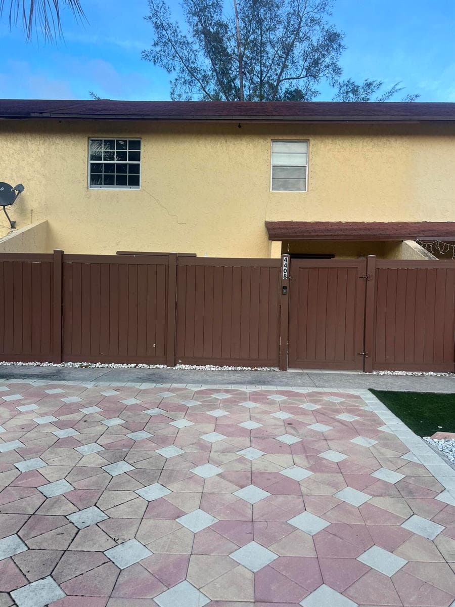 4408 NW 3RD Terrace, Deerfield Beach FL 33064