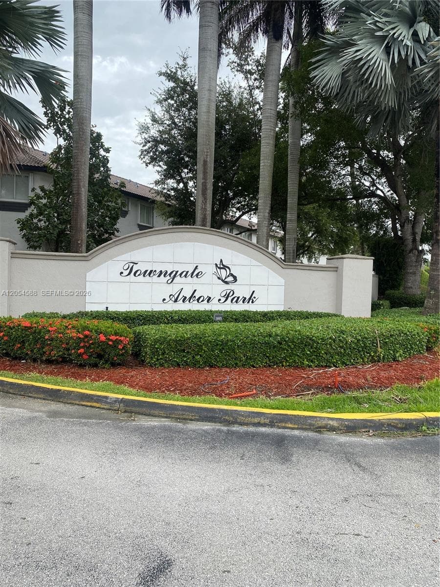 1928 SE 23rd Ave, Homestead FL 33035 photo 2