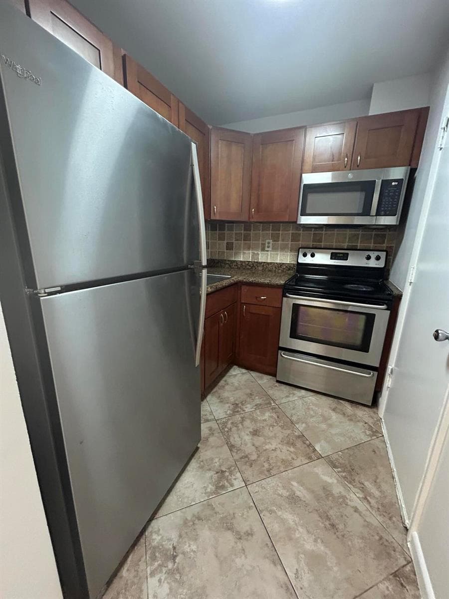 3550 NW 8TH Avenue # 312, Pompano Beach, FL 33064 photo 2