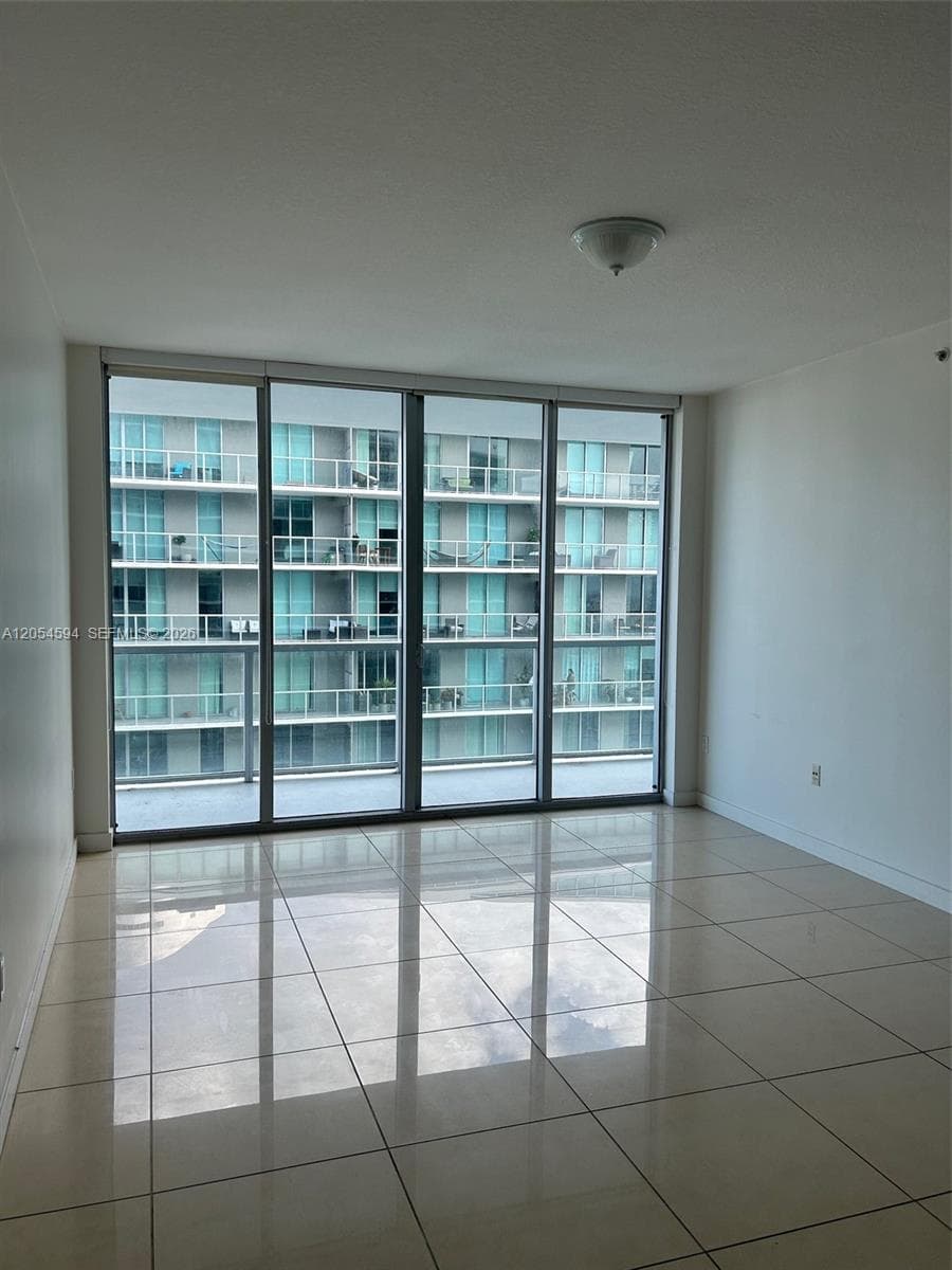 1111 SW 1st Ave # 3816, Miami FL 33130 photo 2