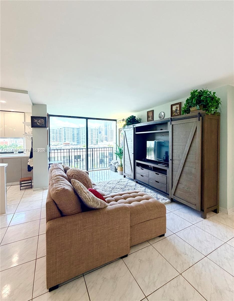17021 N Bay Rd # 802, Sunny Isles Beach FL 33160 photo 2