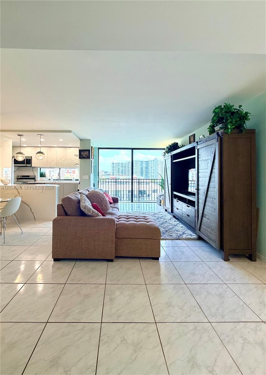 17021 N Bay Rd # 802, Sunny Isles Beach FL 33160