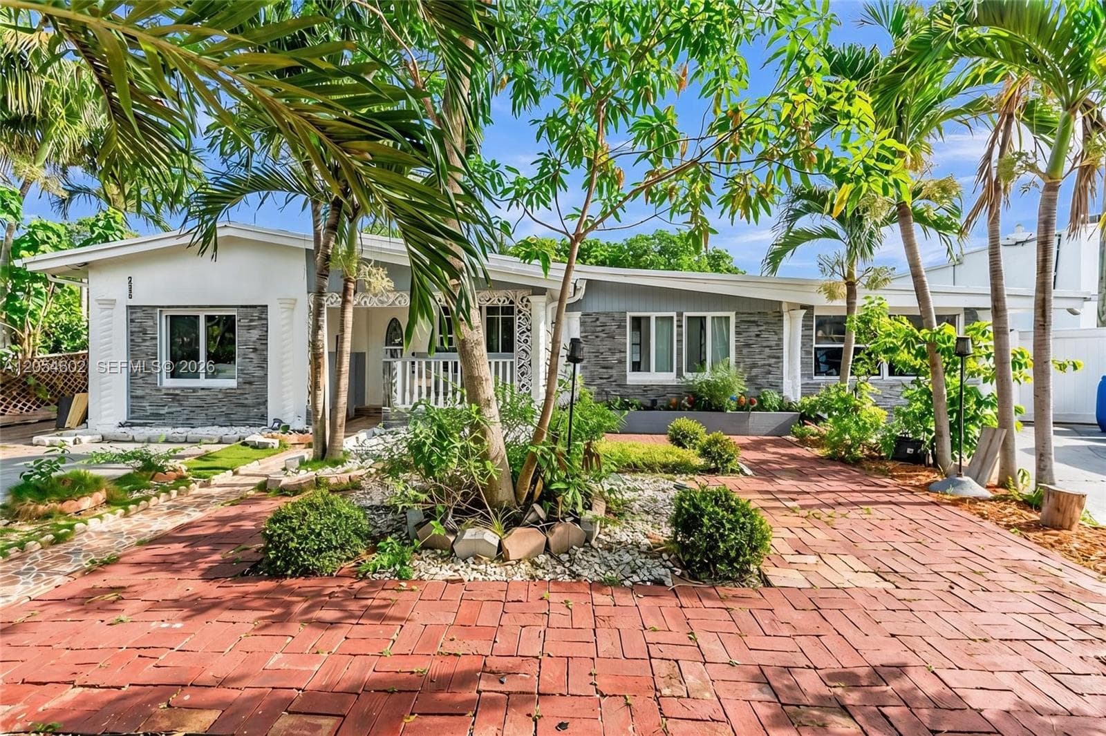 295 NW 122nd St, North Miami FL 33168 photo 2