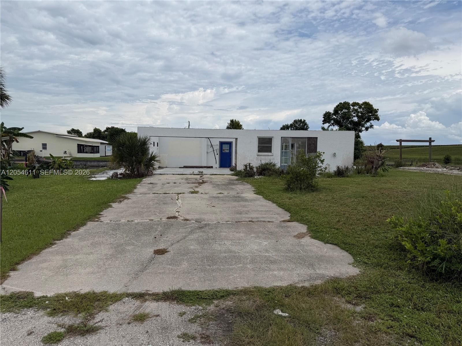 1053 Lantern Ln Okeechobee, Other City - In The State Of Florida FL 34974 photo 2