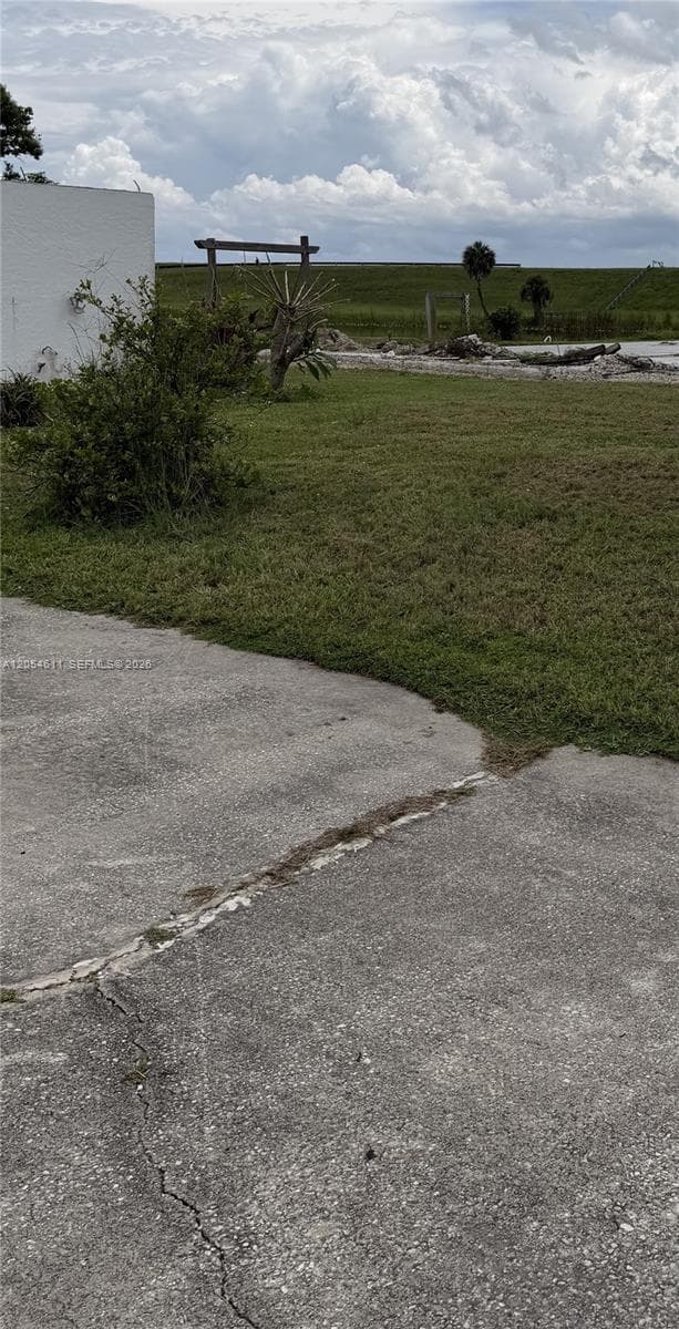 1053 Lantern Ln Okeechobee, Other City - In The State Of Florida FL 34974 photo 5