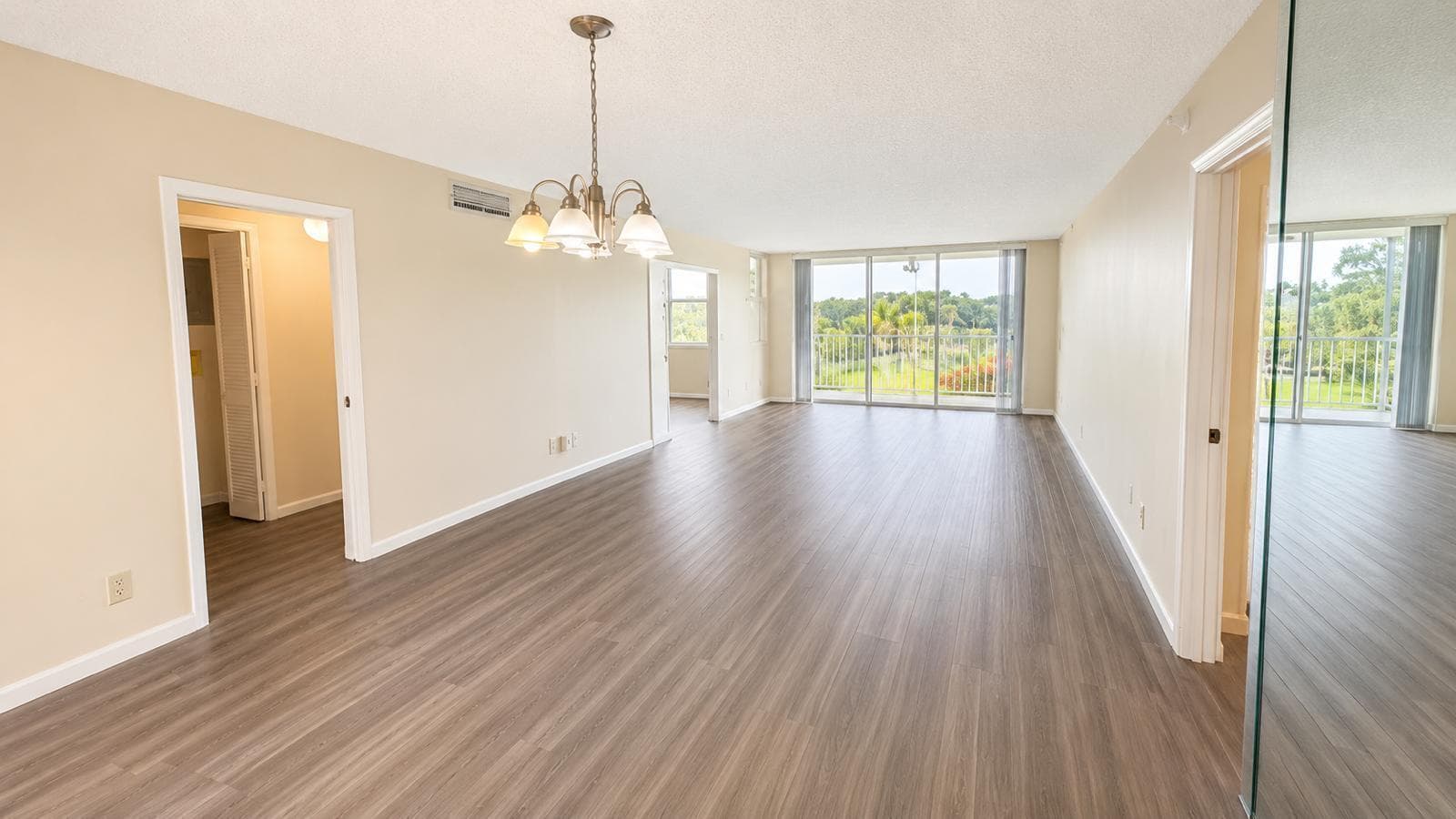 3520 Oaks Way # 402, Pompano Beach FL 33069 photo 2