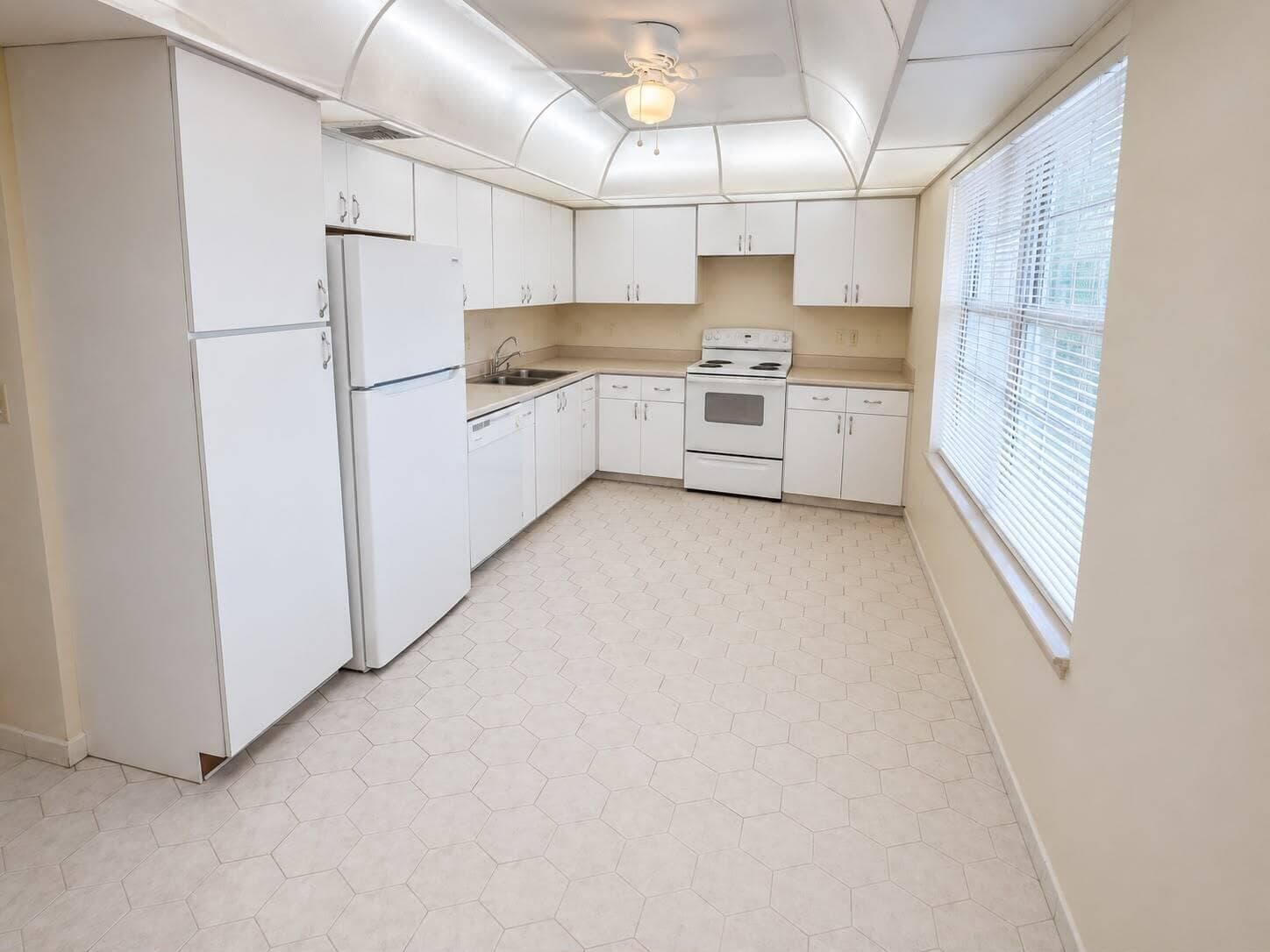 3520 Oaks Way # 402, Pompano Beach FL 33069 photo 4