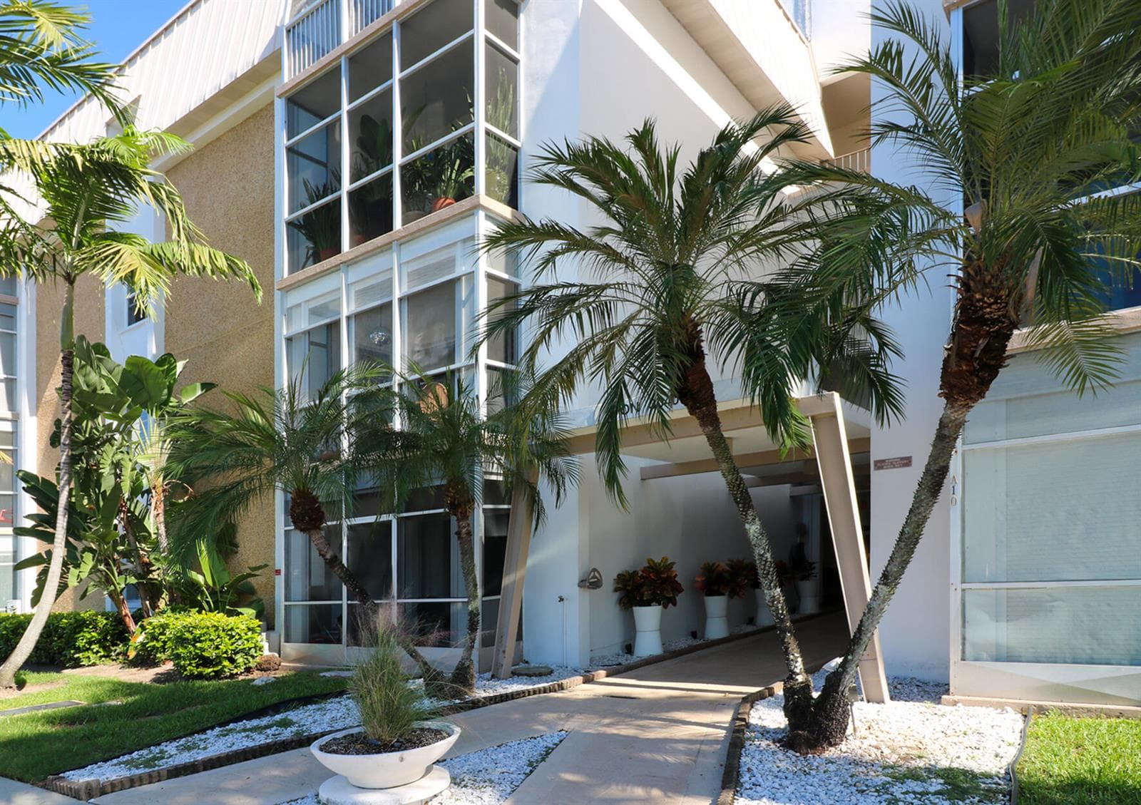 3040 NE 16th Avenue # 308, Oakland Park FL 33334