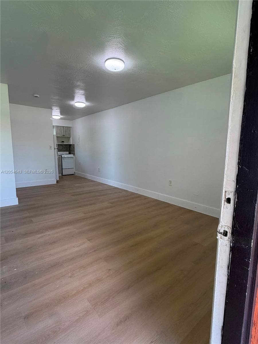 1465 W 28th St # 4, Hialeah, FL 33010 photo 3