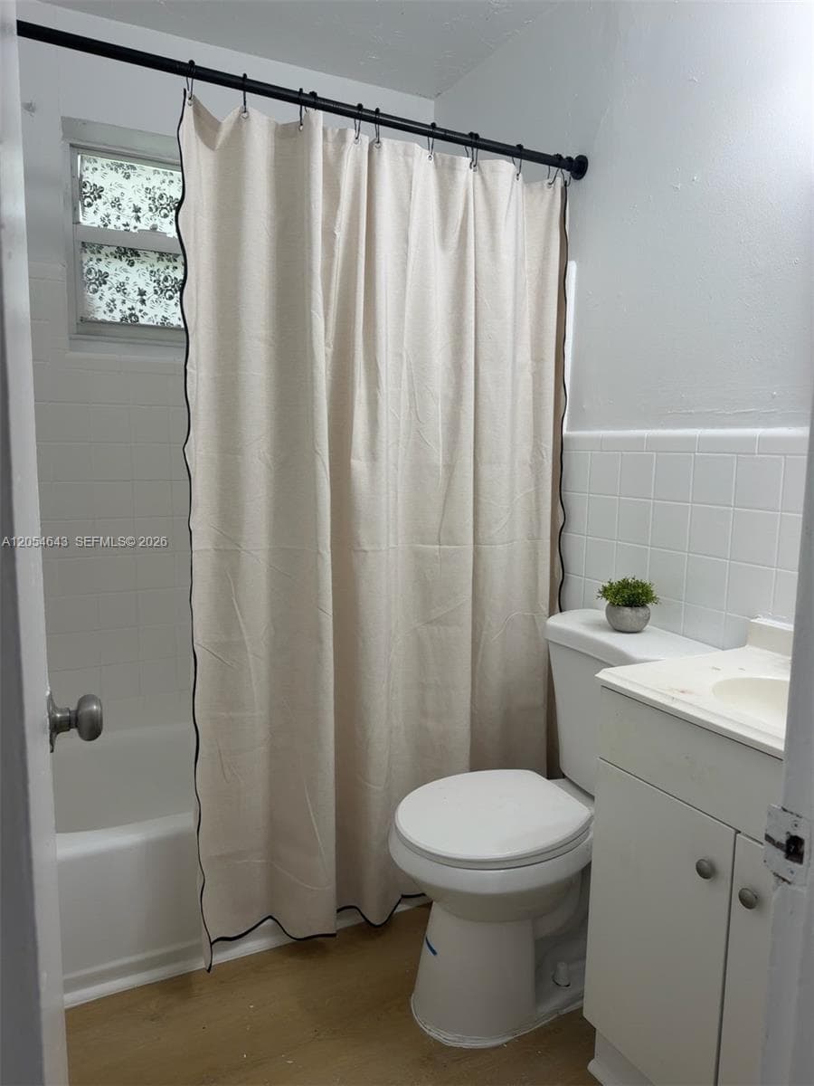 1465 W 28th St # 4, Hialeah, FL 33010 photo 5