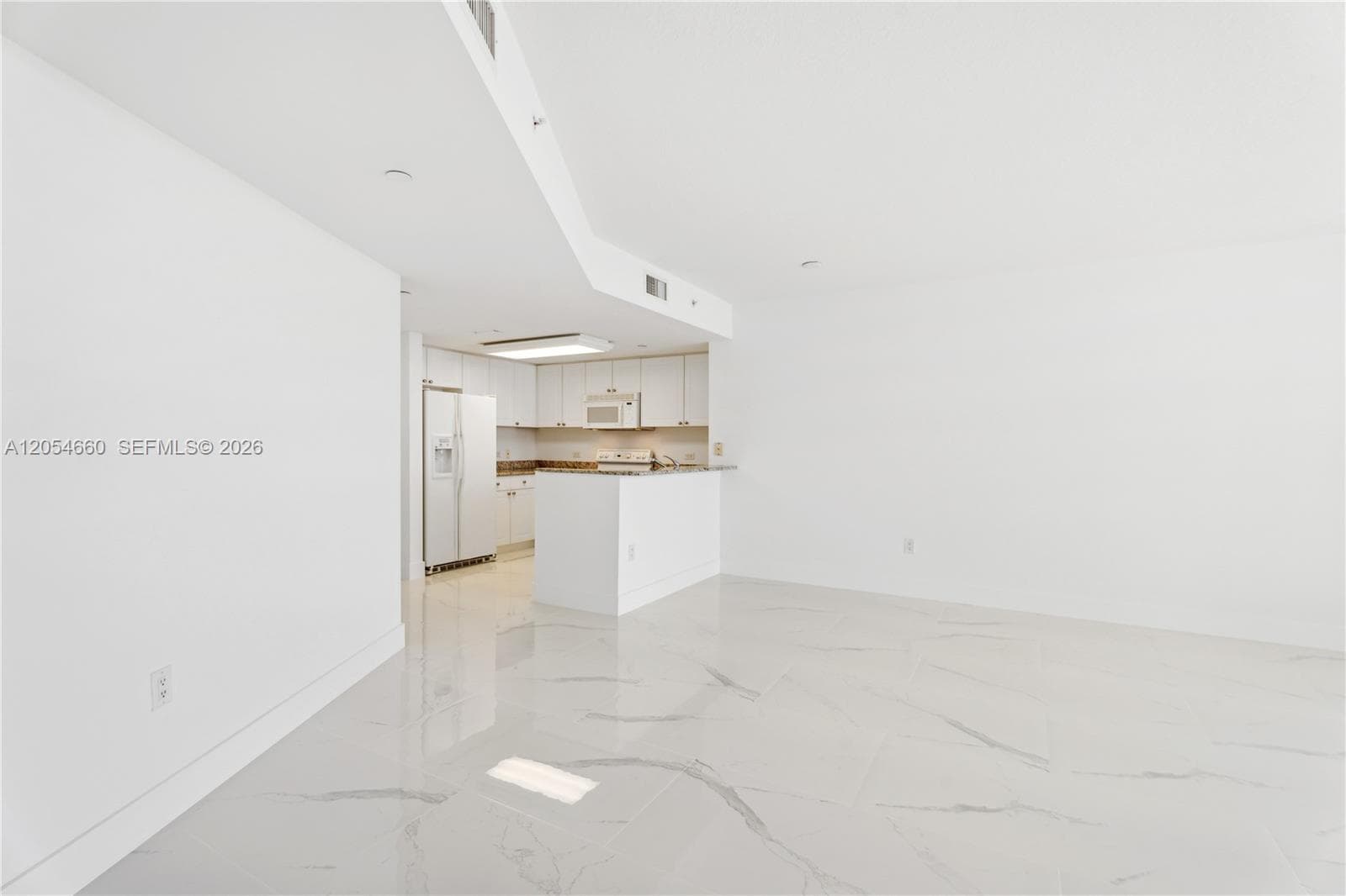 19501 W COUNTRY CLUB DR # 2506, Aventura FL 33180 photo 2