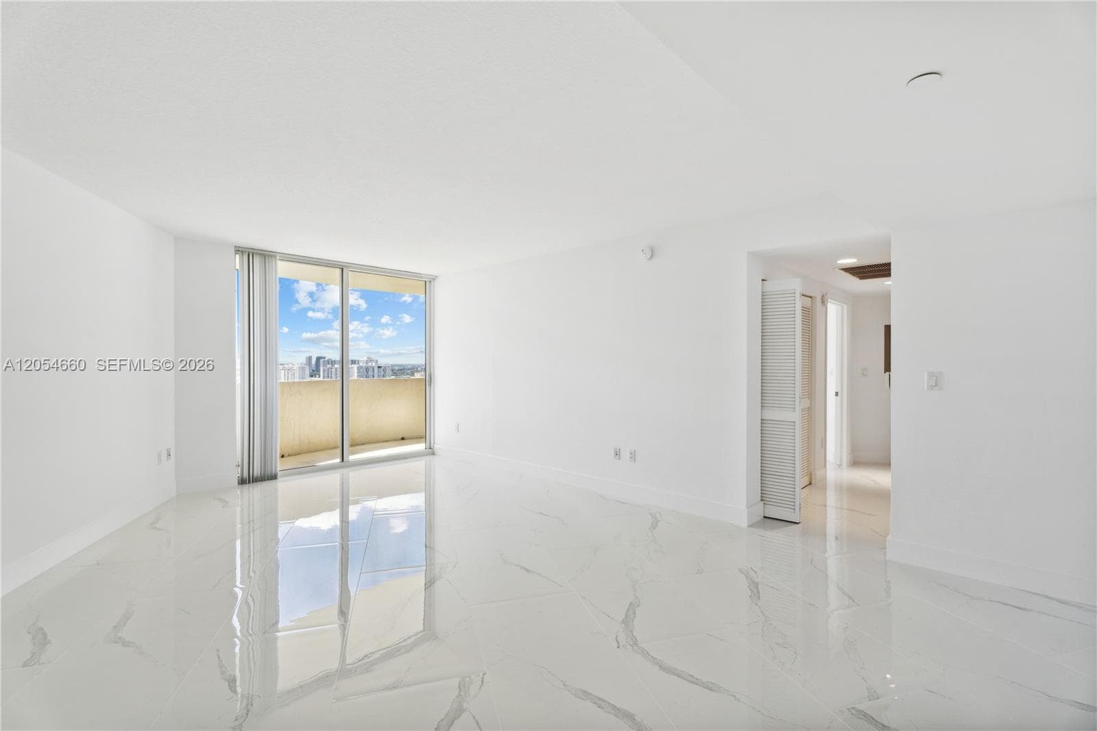 19501 W COUNTRY CLUB DR # 2506, Aventura FL 33180