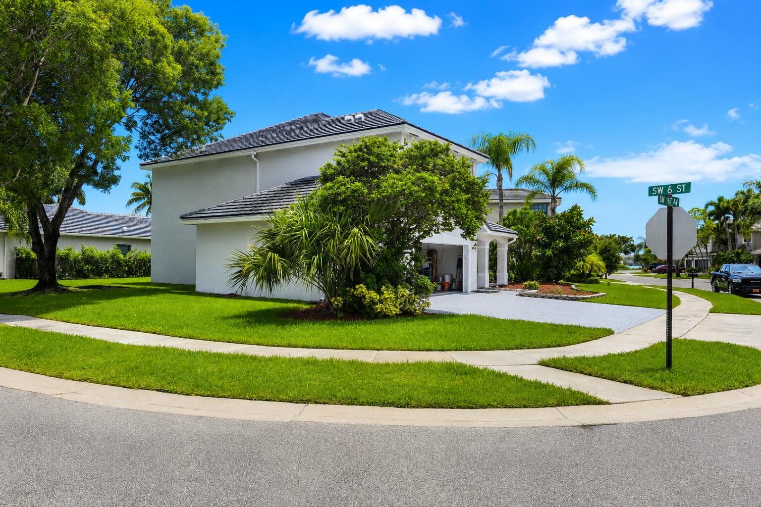 609 SW 167TH Way, Pembroke Pines FL 33027 photo 2