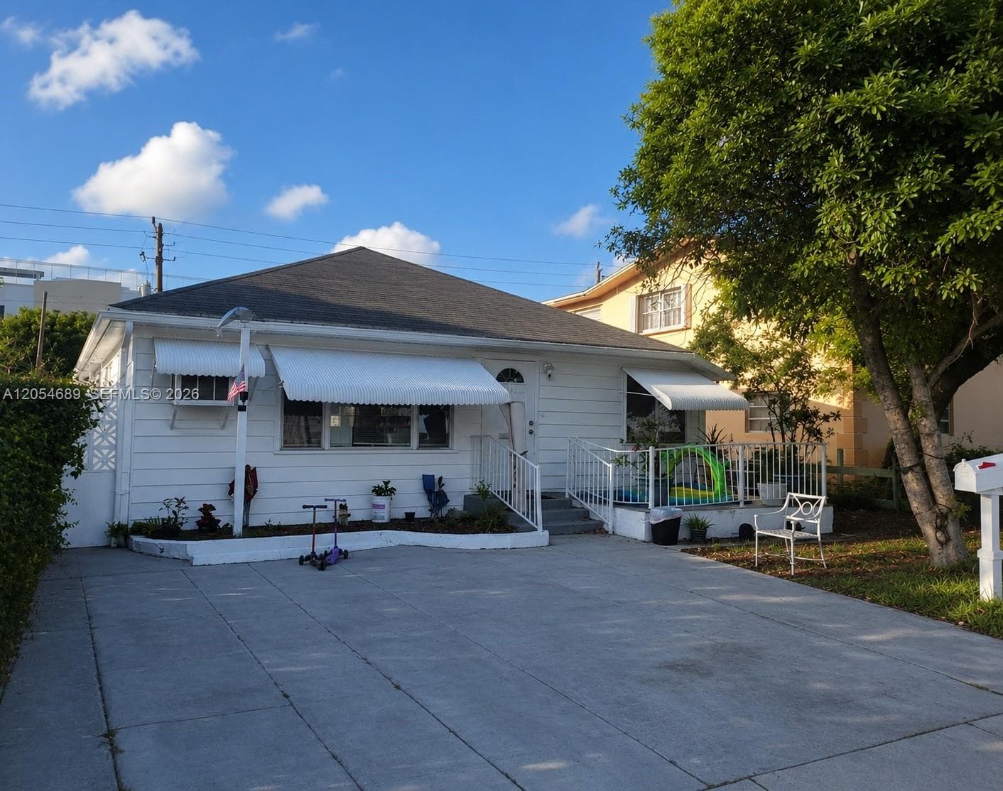 1711 Jackson St, Hollywood FL 33020