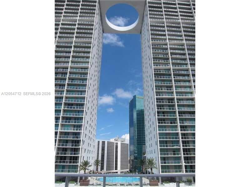 500 Brickell Ave # 2303, Miami FL 33131 photo 2