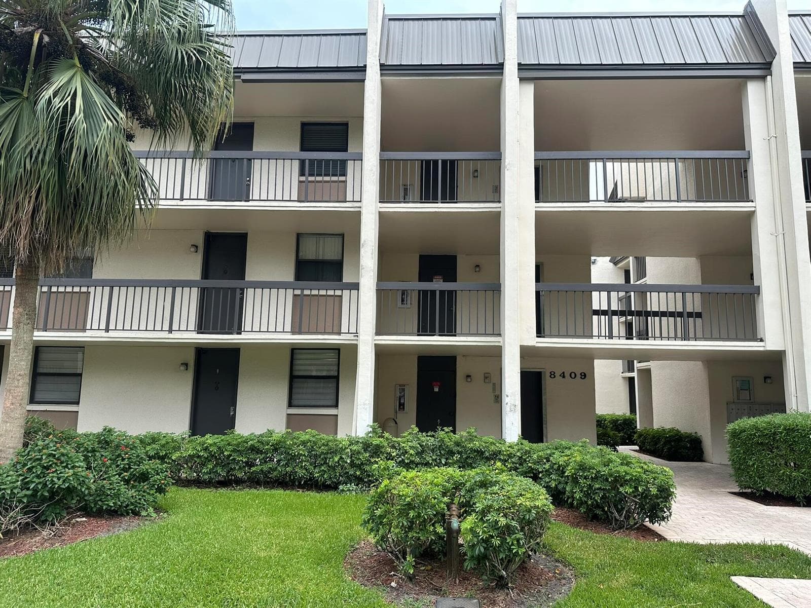 8409 Forest Hills Drive # 205, Coral Springs FL 33065