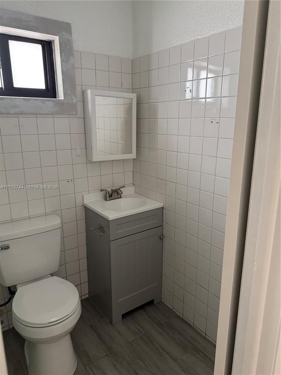 8240 NW 181st St # 2, Hialeah, FL 33015 photo 4