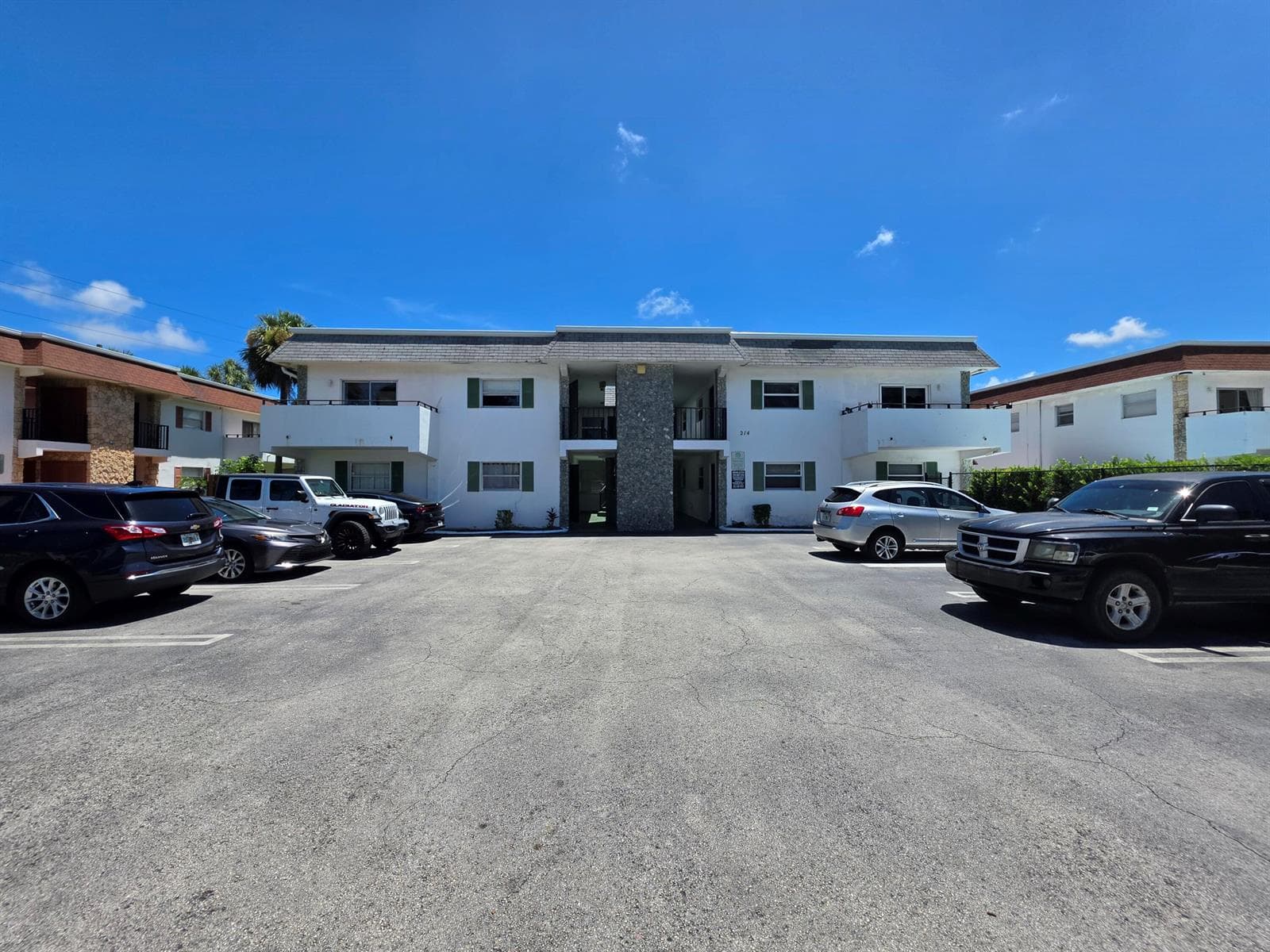 214 SW 1ST Street # 2, Pompano Beach FL 33060