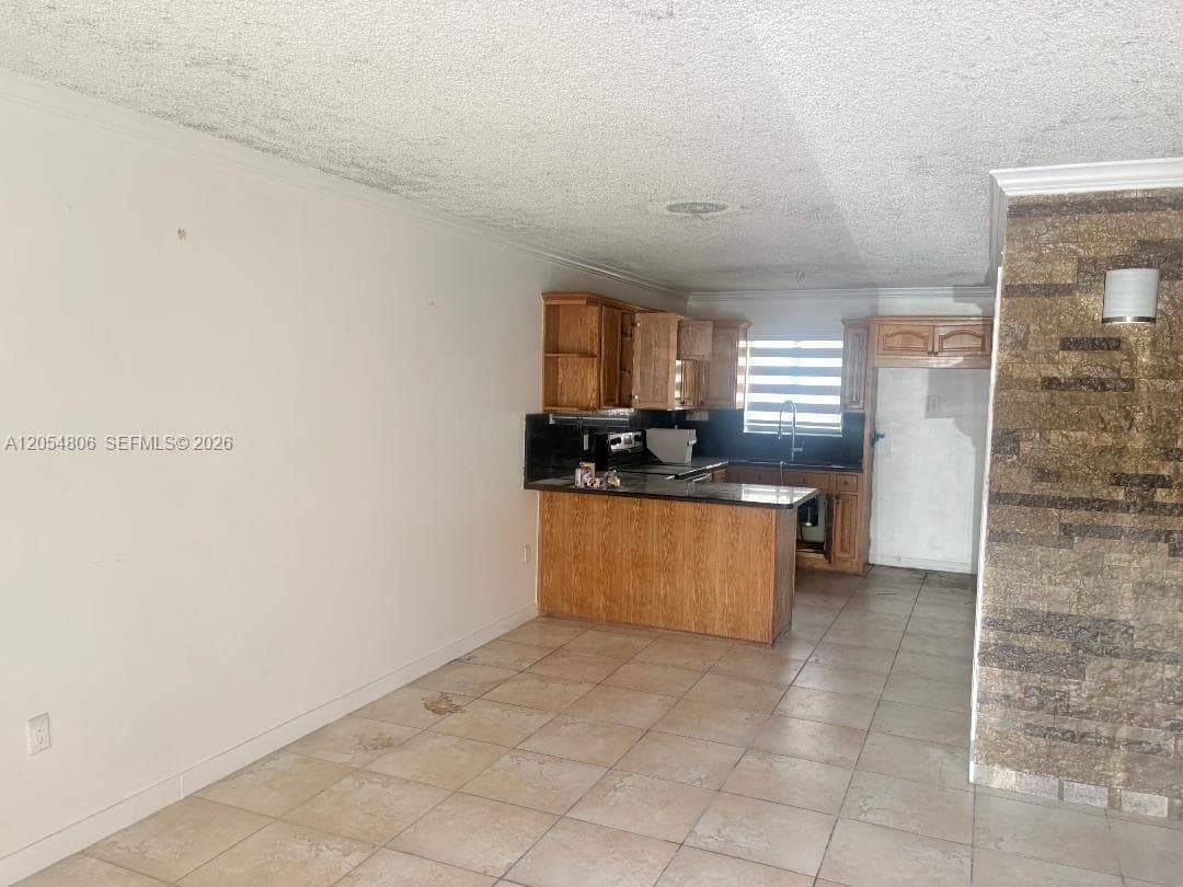 2332 W 56th St # 7, Hialeah FL 33016 photo 2