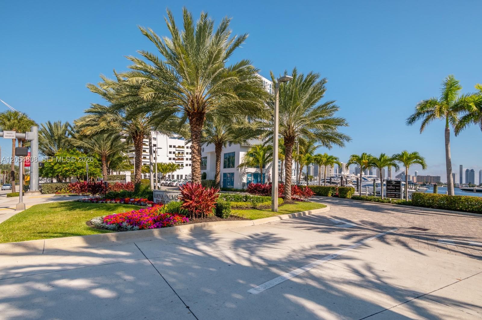 17301 Biscayne Blvd # 1609, North Miami Beach FL 33160 photo 2