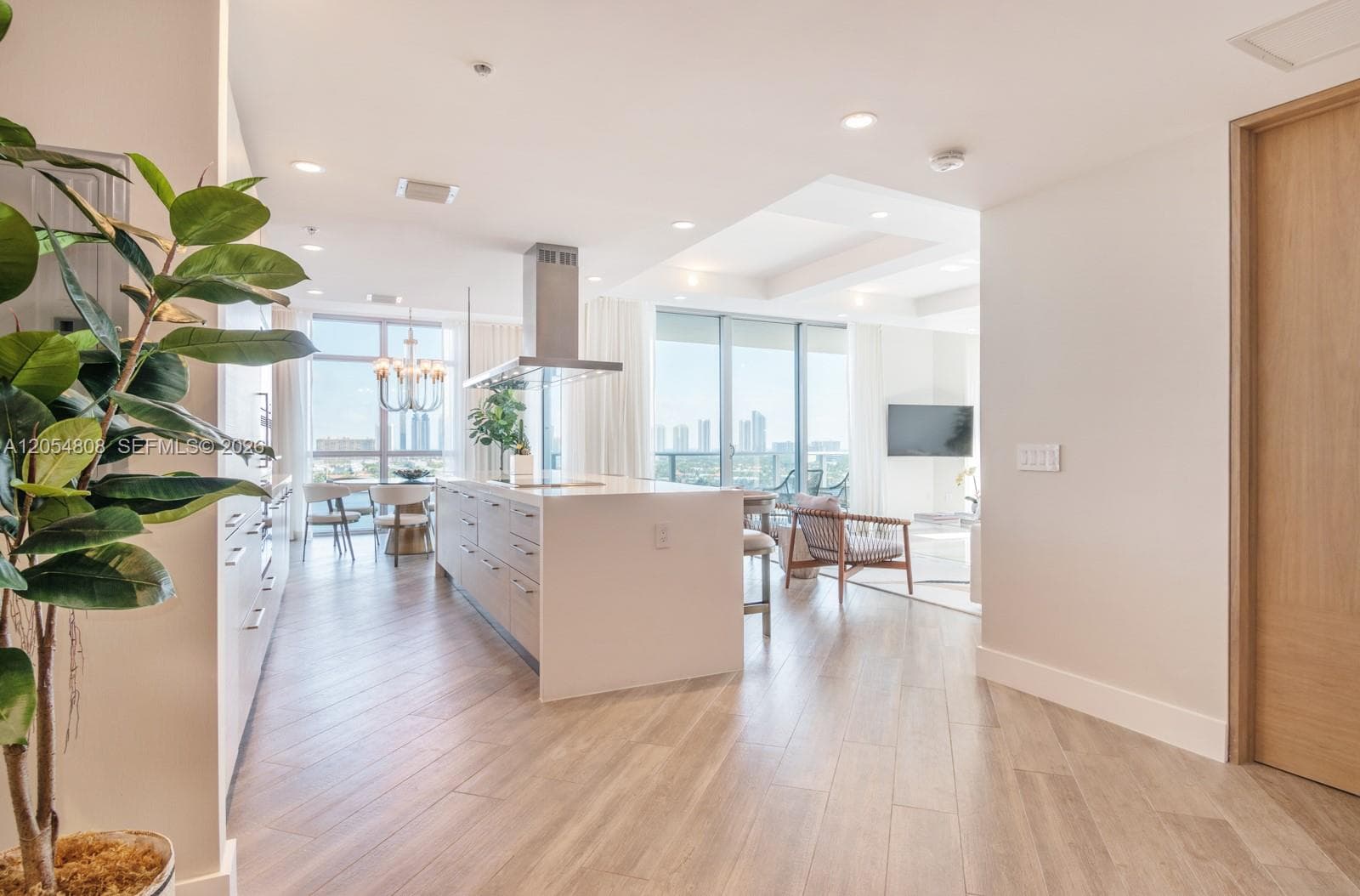 17301 Biscayne Blvd # 1609, North Miami Beach FL 33160 photo 3