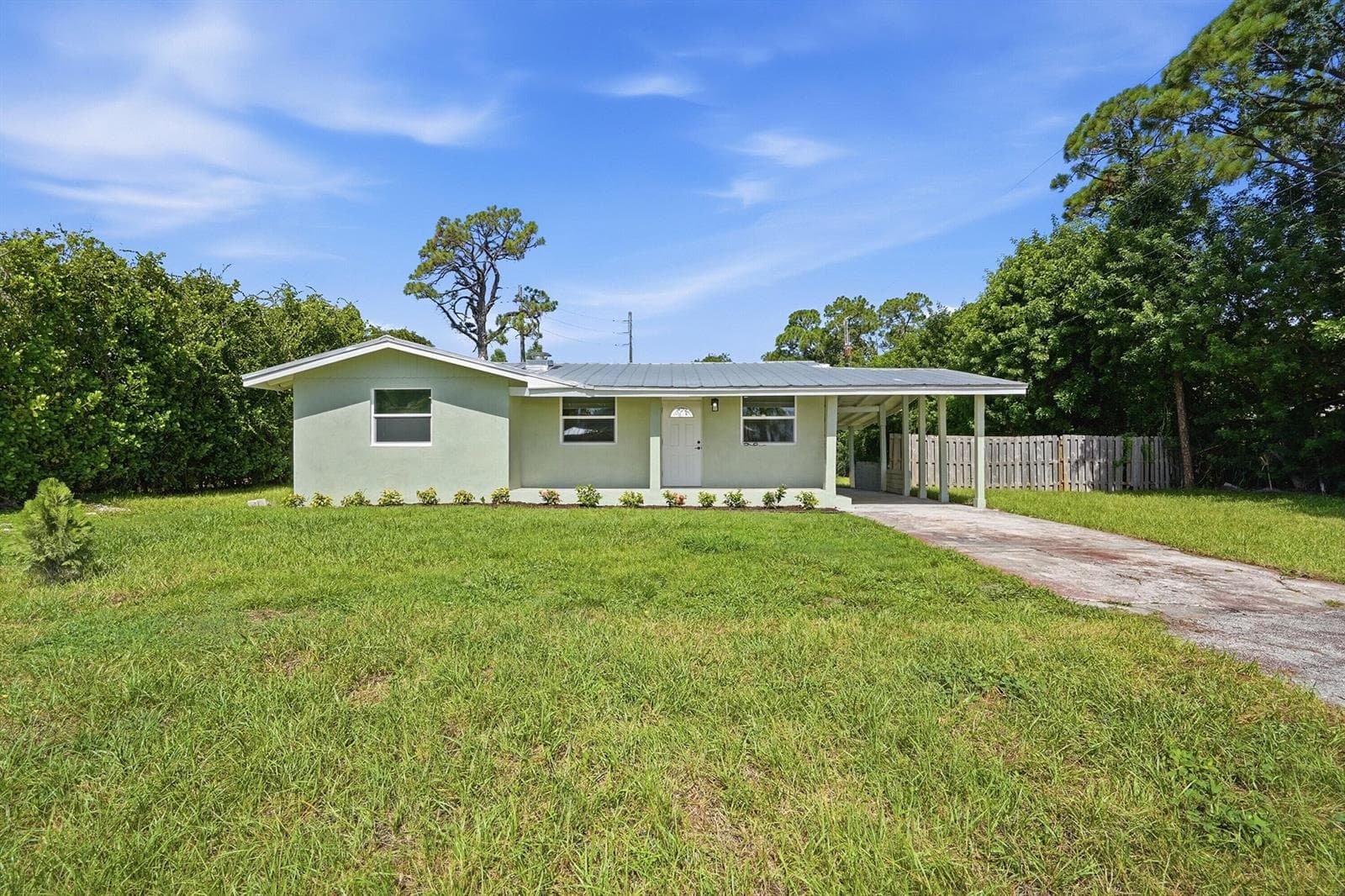 5926 SE INEZ Avenue, Stuart FL 34997 photo 2