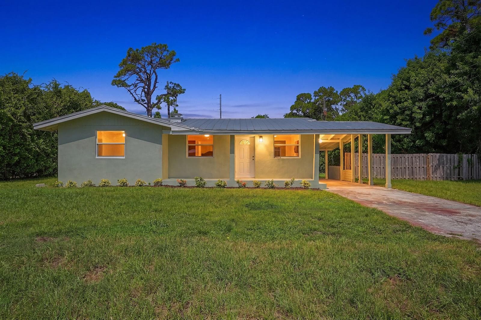 5926 SE INEZ Avenue, Stuart FL 34997