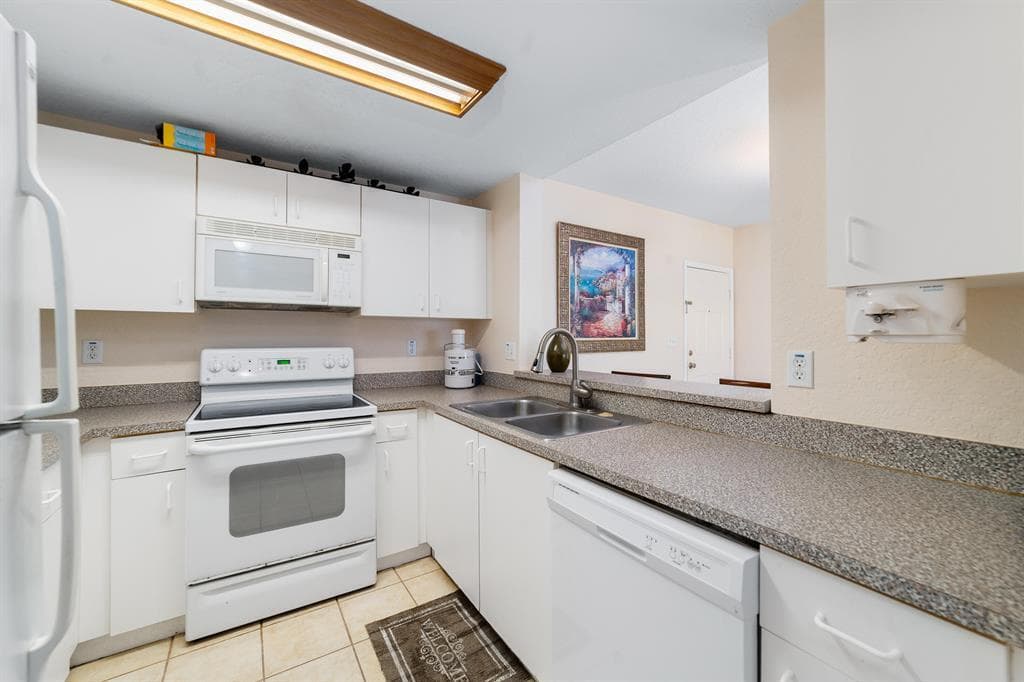 2901 RIVERSIDE Drive # 201, Coral Springs FL 33065