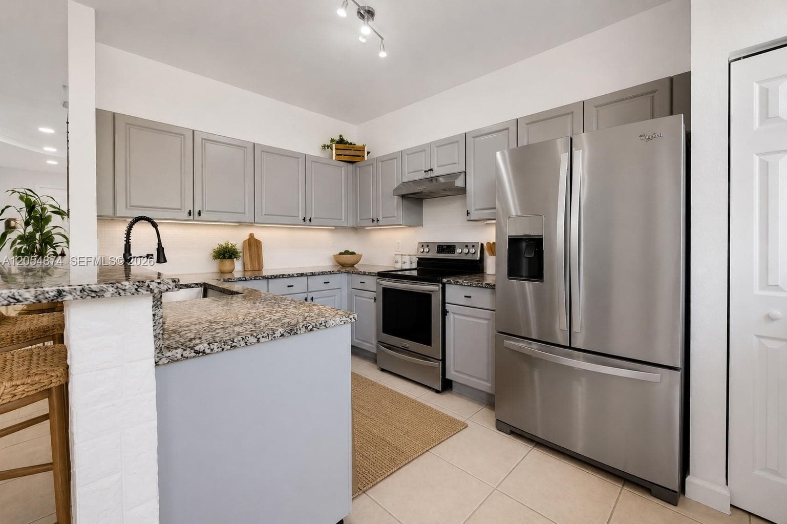 12999 SW 132nd Ter, Miami FL 33186 photo 4