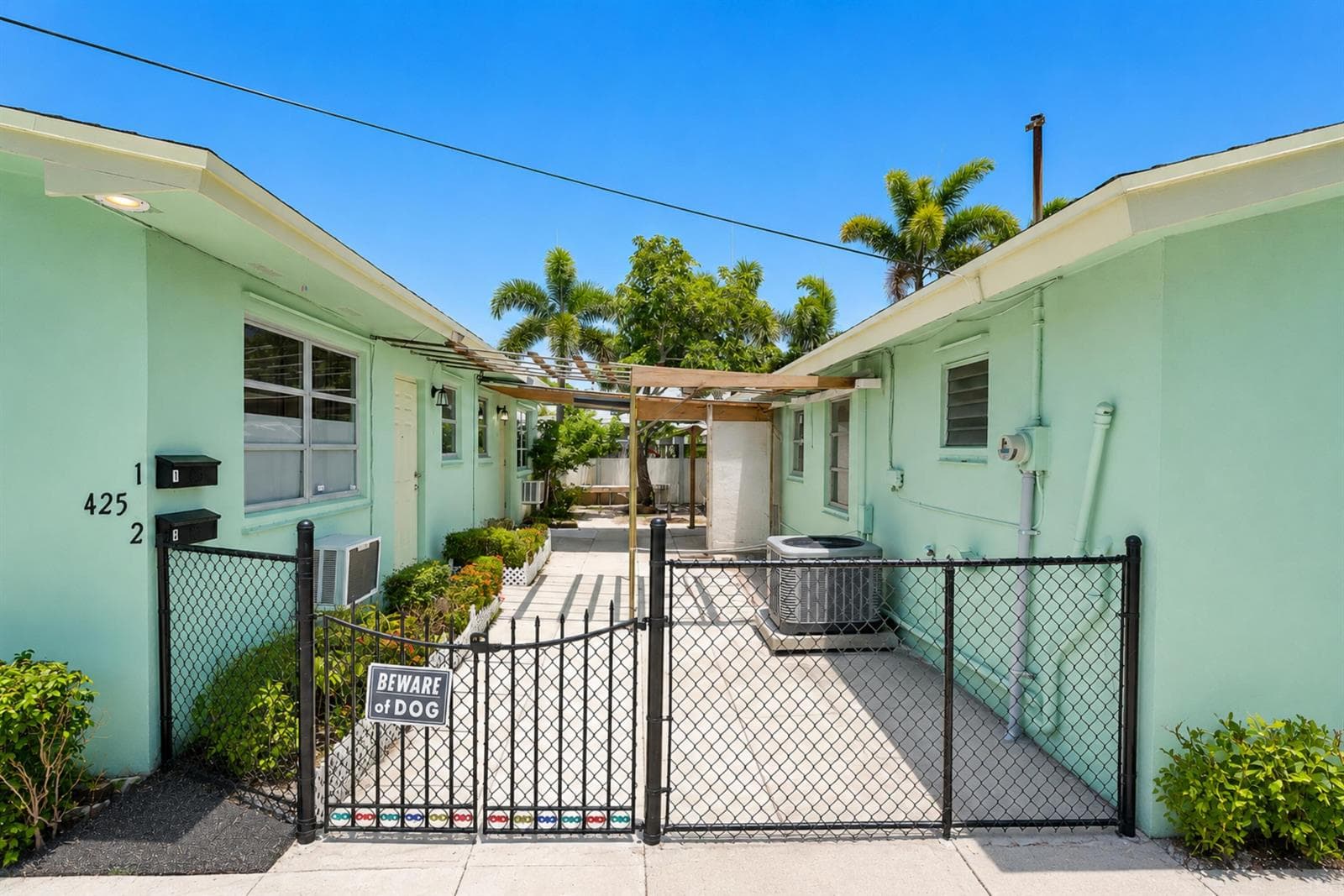 425 CHURCHILL Road, West Palm Beach FL 33405 photo 2