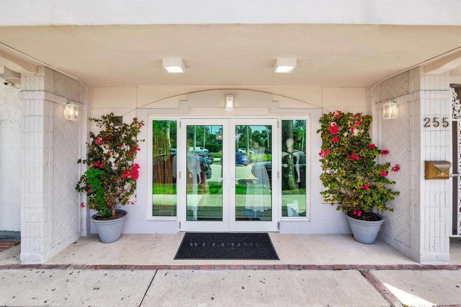 255 Royal Poinciana Way, Palm Beach FL 33480 photo 3