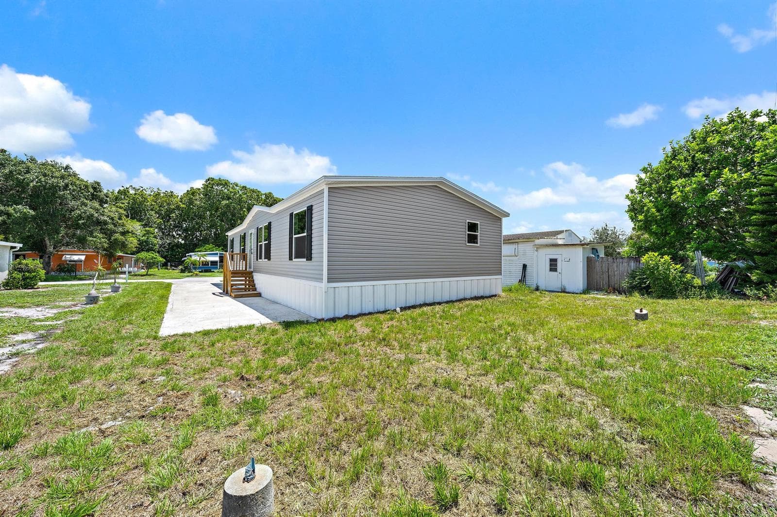 7480 SE EAGLE Avenue, Hobe Sound FL 33455 photo 2