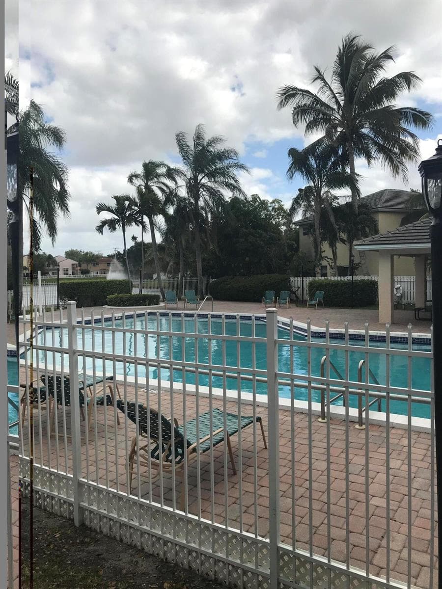 845 NW 98th Avenue, Plantation FL 33324