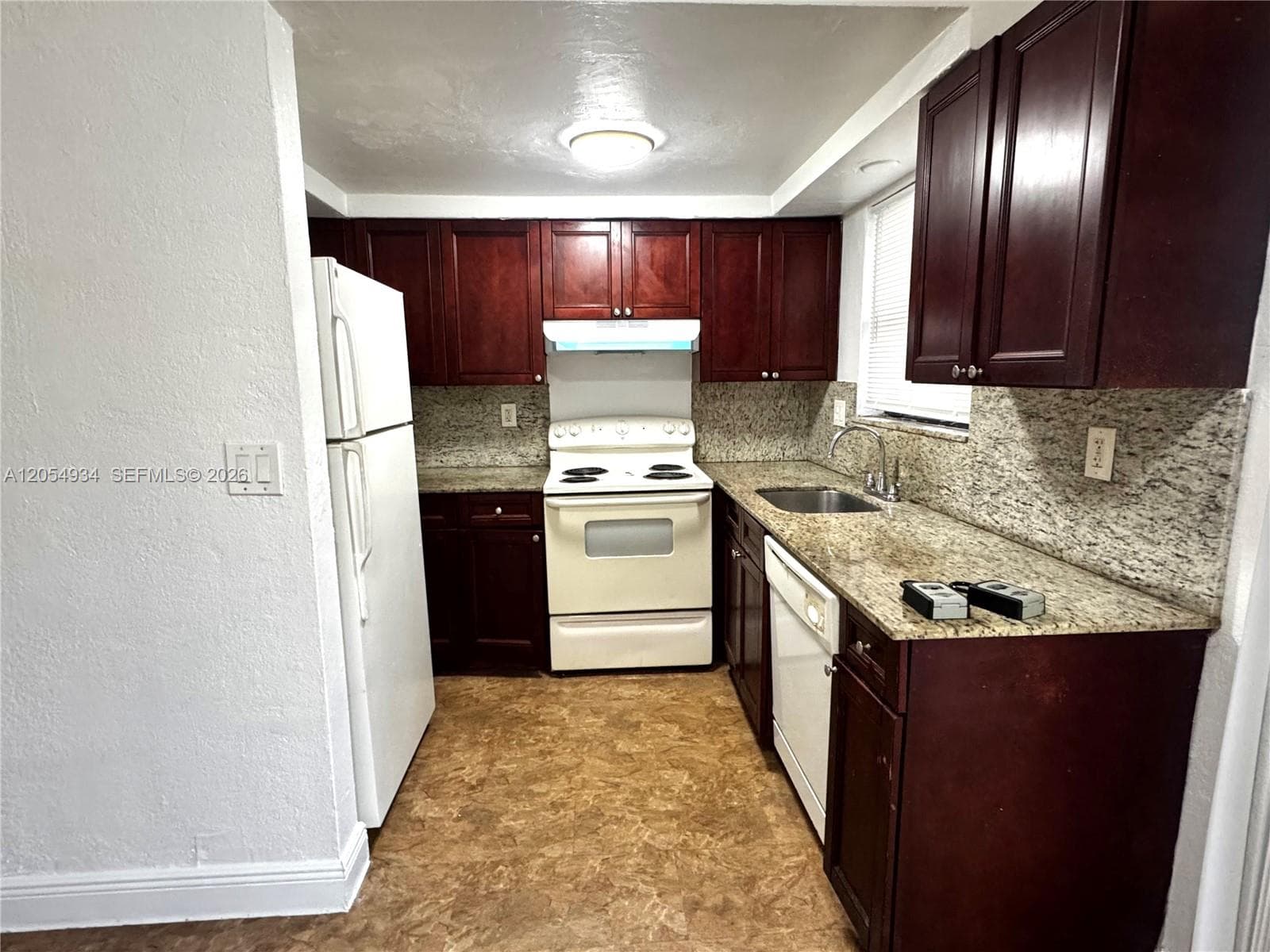 1525 NE 135th St # 14, North Miami FL 33161 photo 2