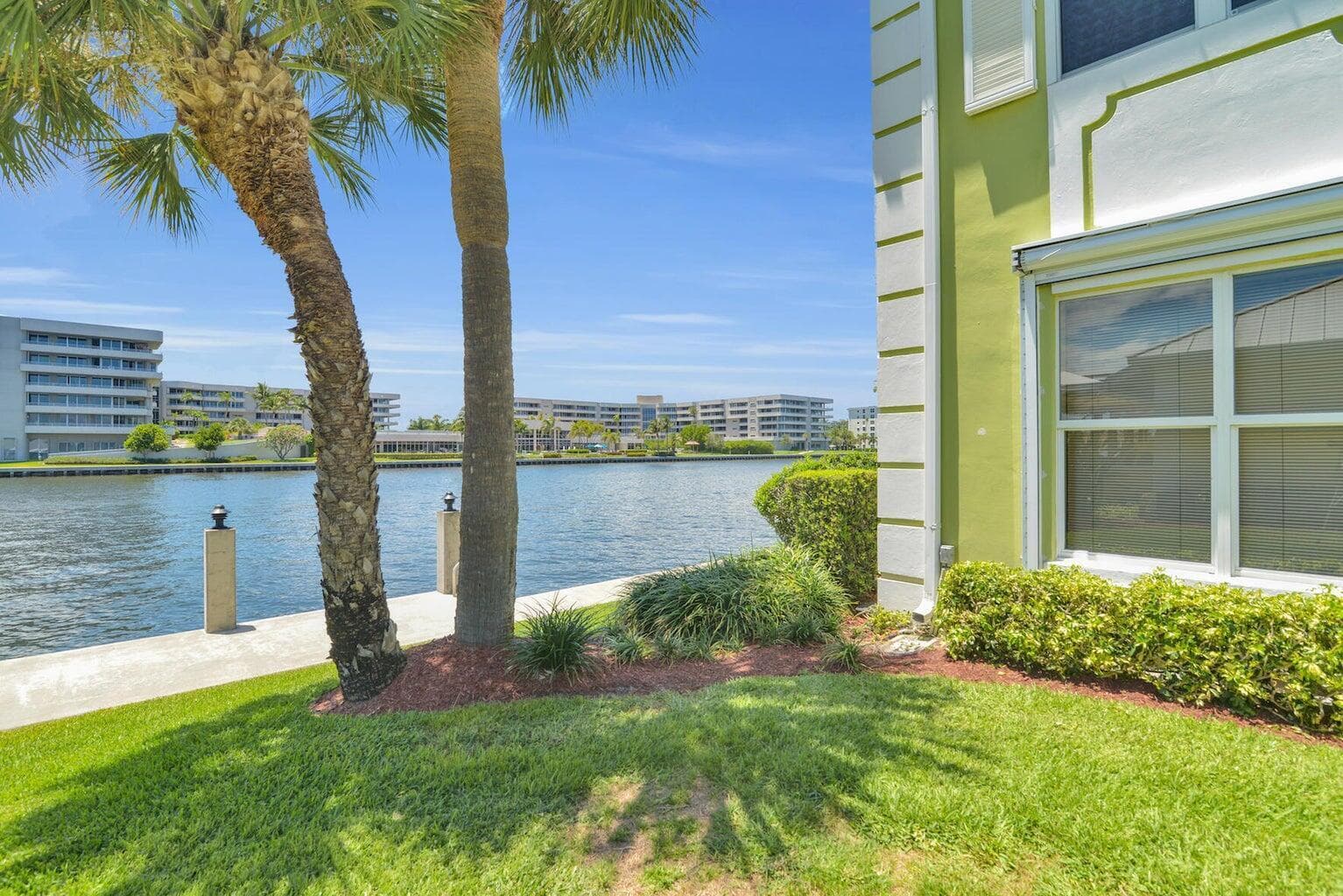 1704 DEL HAVEN Drive # B, Delray Beach FL 33483 photo 2