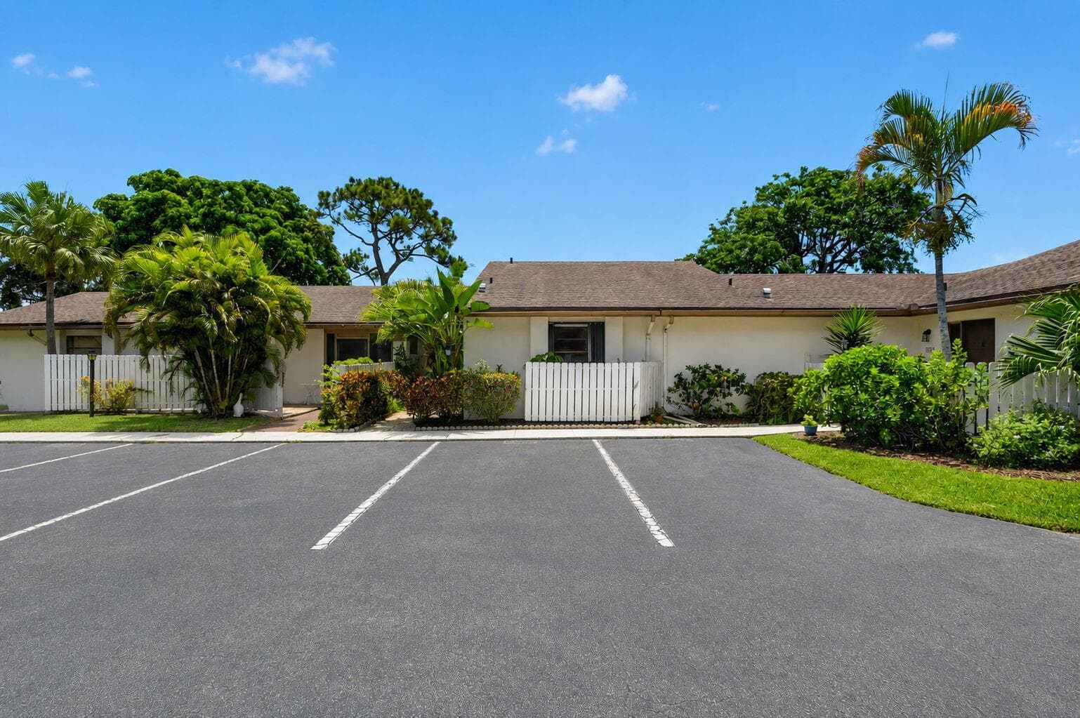 6102 WOODLAKE Boulevard, FL 33463 photo 3