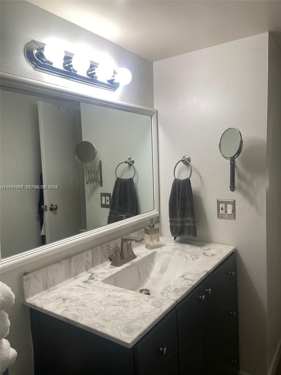 13499 Biscayne Blvd # 1111, North Miami FL 33181 photo 3