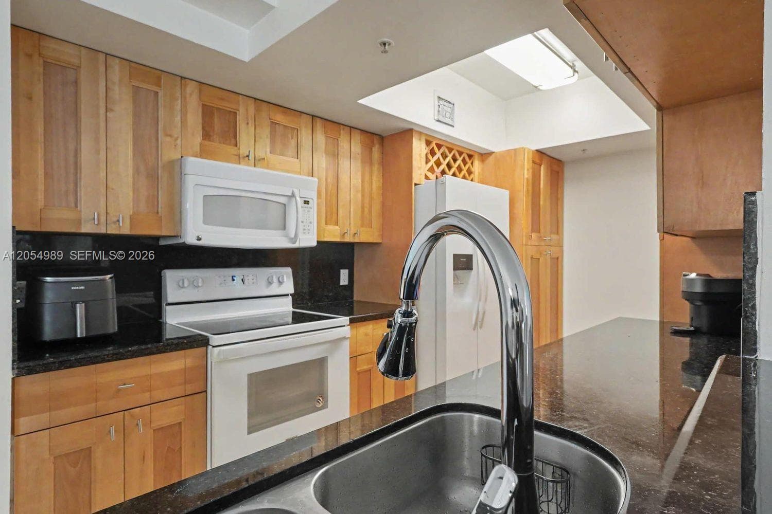 5085 NW 7th St # 906, Miami FL 33126 photo 3
