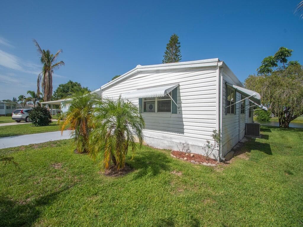 42 Village Lane, Jensen Beach FL 34957 photo 4