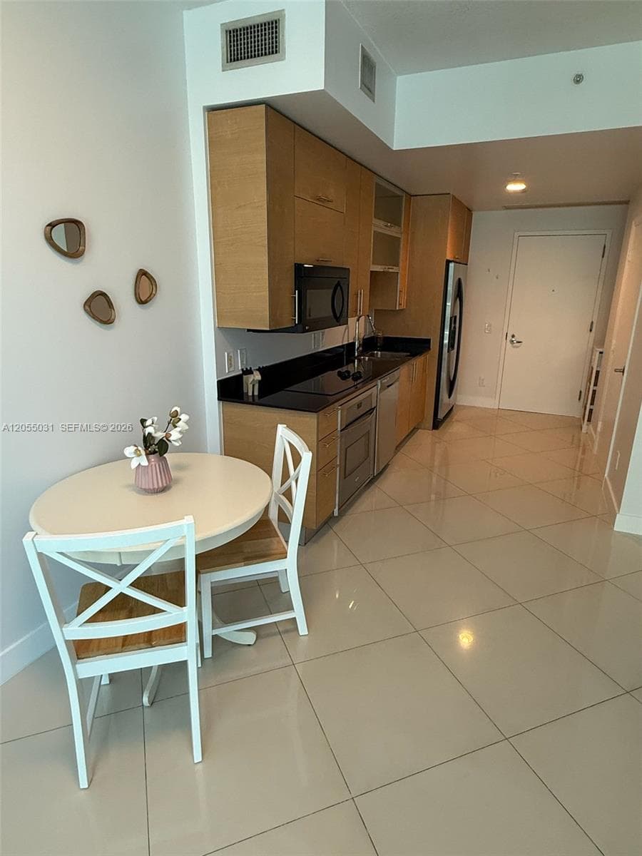 60 SW 13th St # 1418, Miami FL 33130 photo 3