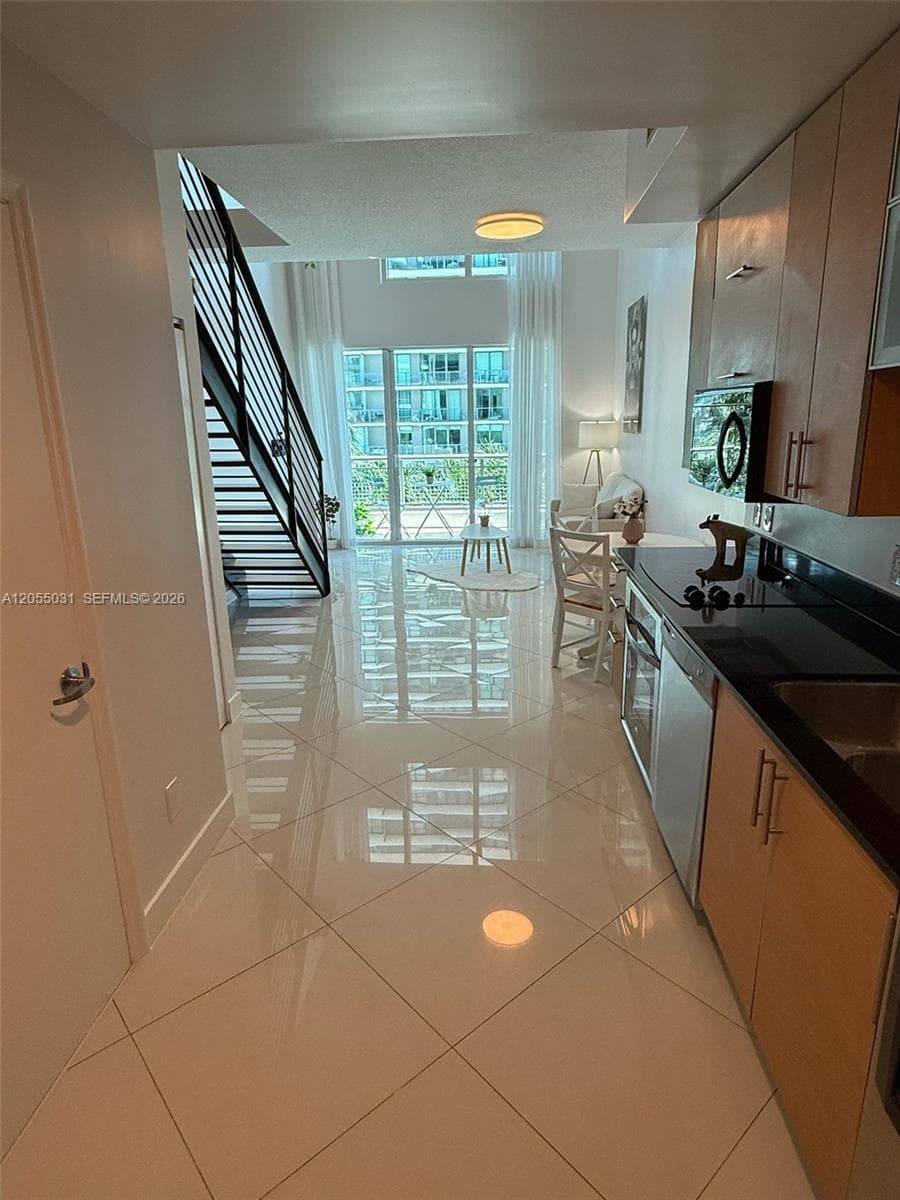 60 SW 13th St # 1418, Miami FL 33130