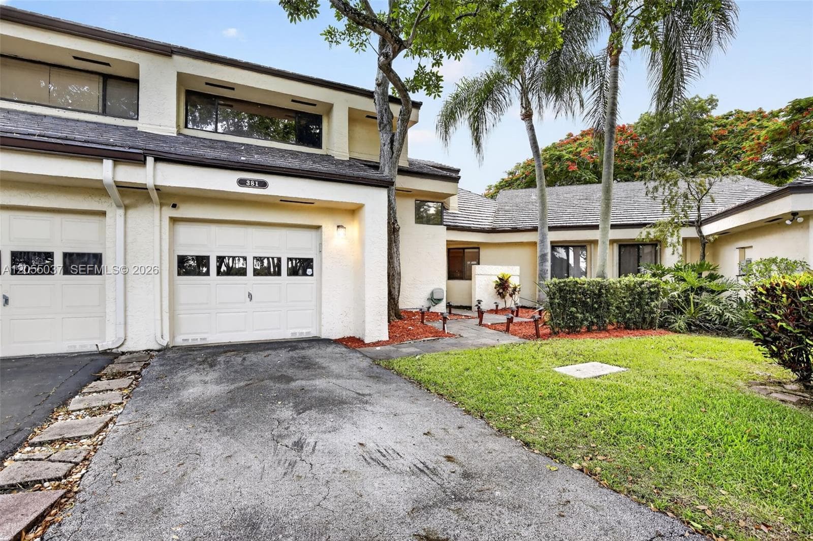 381 NW 94th Ter, Plantation FL 33324 photo 2