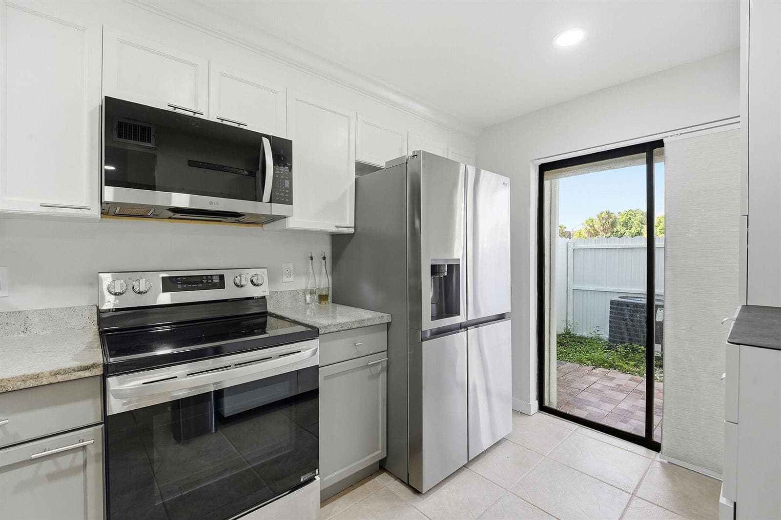642 NE 195th Street, Miami, FL 33179 photo 3