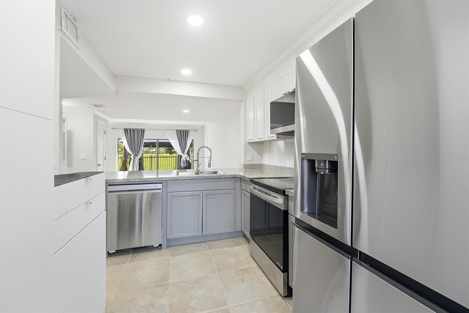 642 NE 195th Street, Miami, FL 33179 photo 5