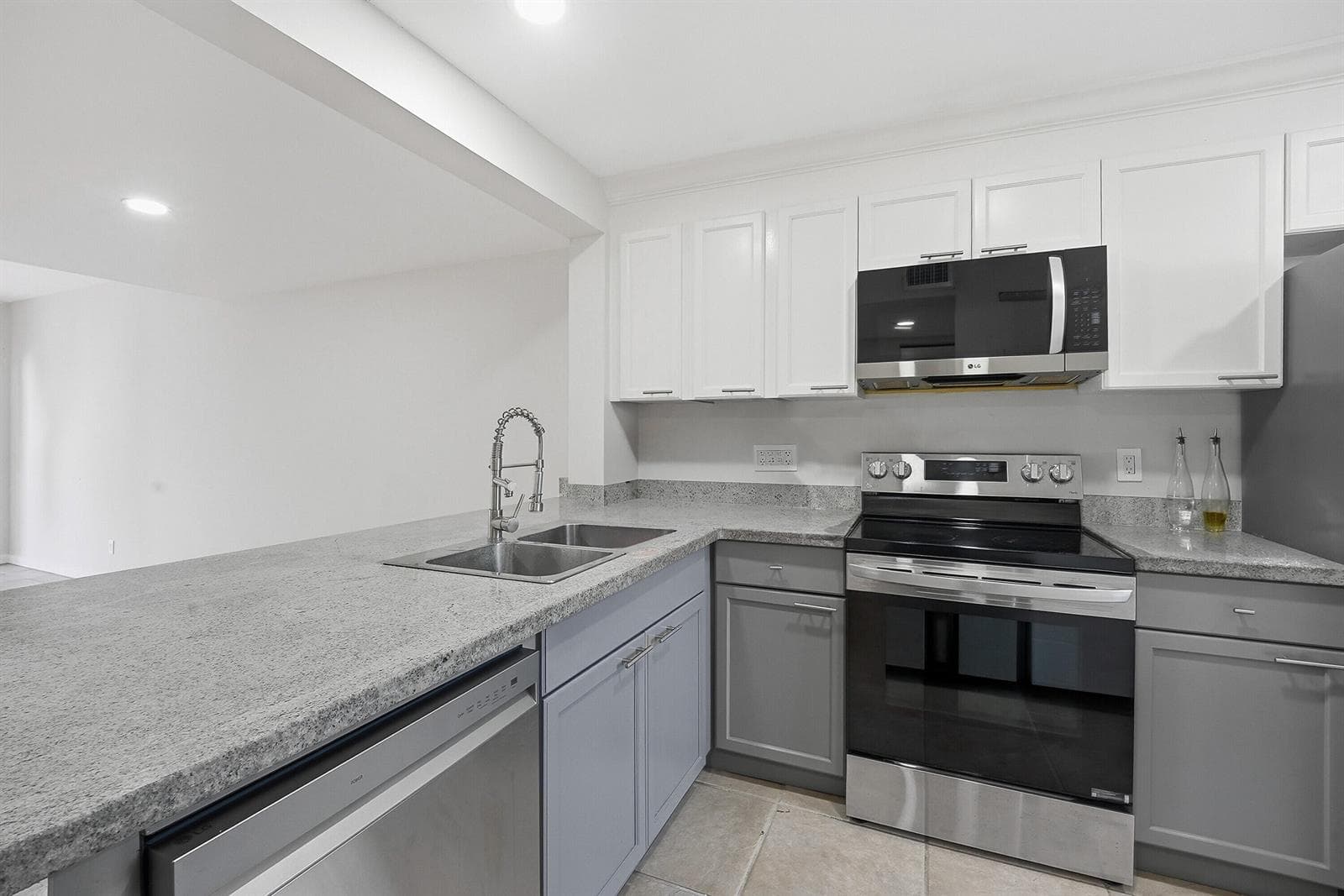 642 NE 195th Street, Miami, FL 33179 photo 4