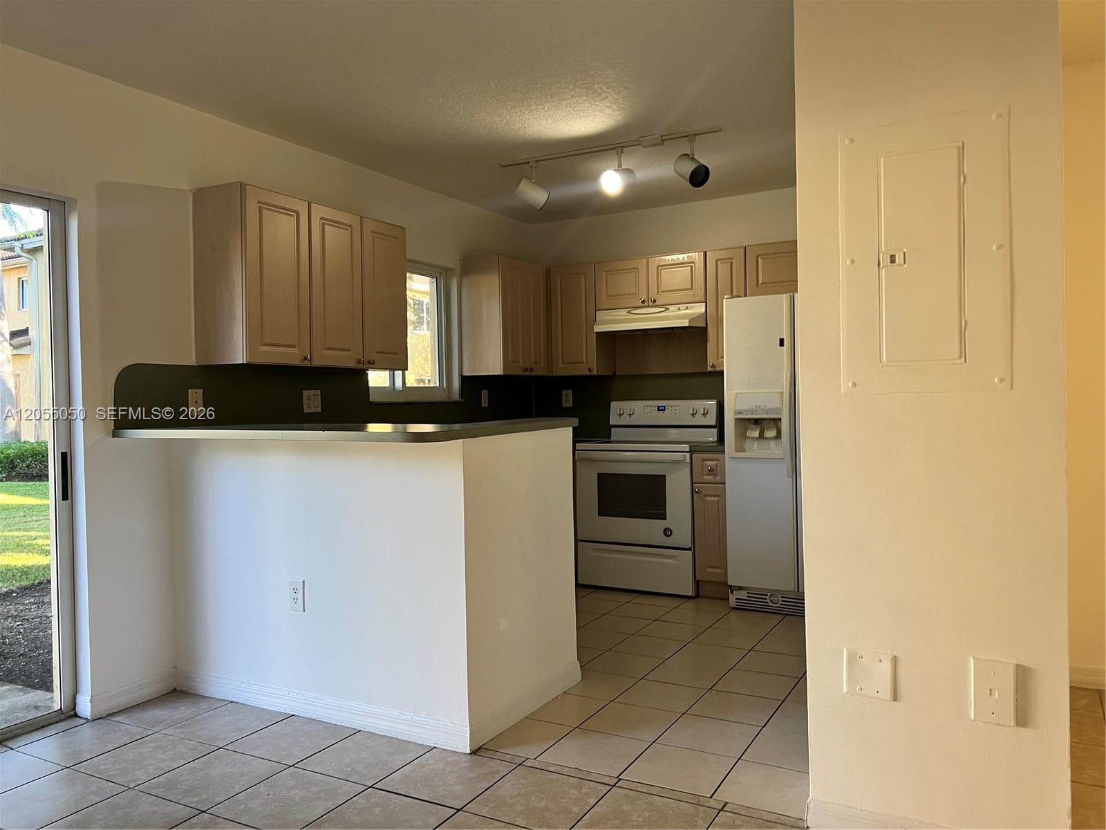 985 NE 33rd Ter # 104, Homestead FL 33033 photo 4