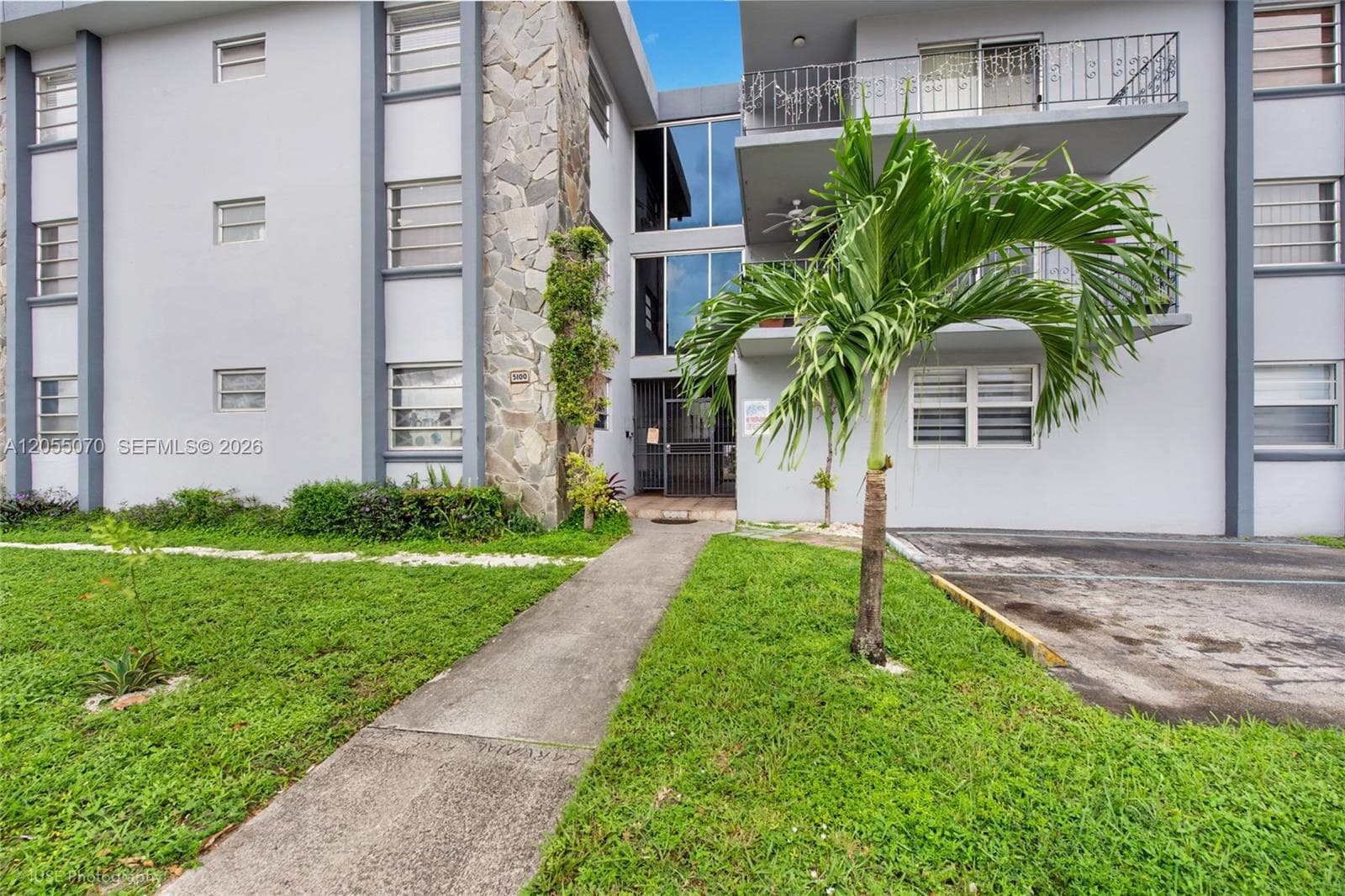 5100 W Flagler St # 302, Miami, FL 33134 photo 4