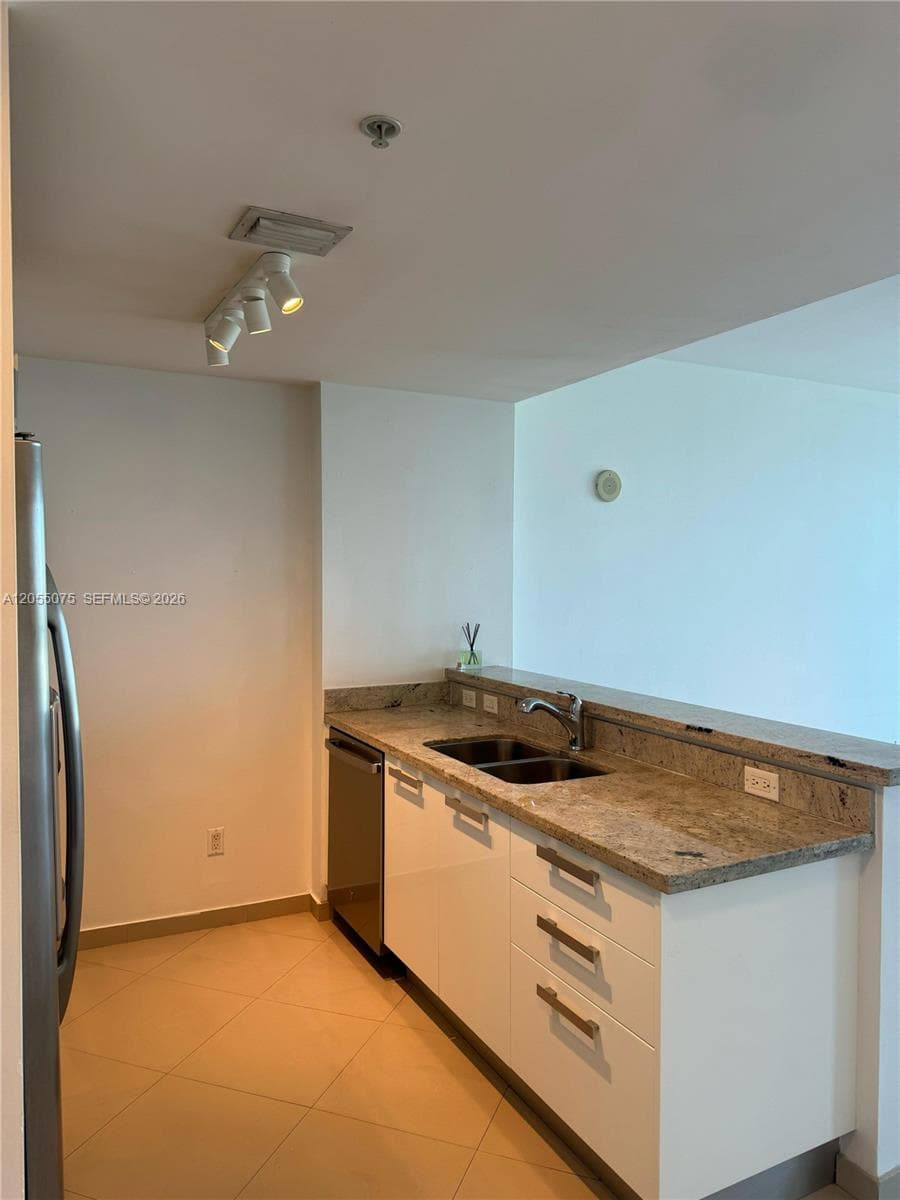 601 NE 36th St # 1205, Miami FL 33137 photo 5