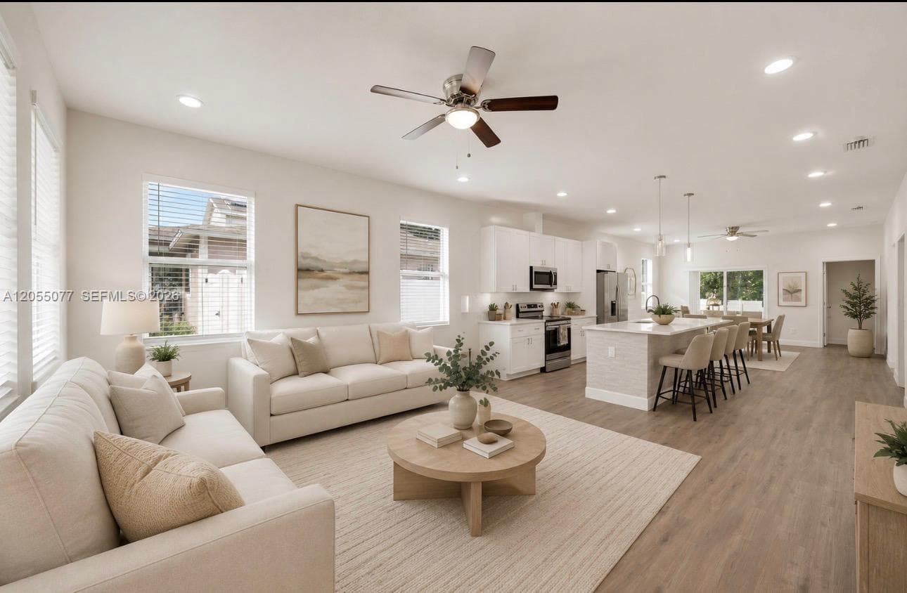 3706 WIGGINS LEAF ST, Tampa FL 33619 photo 2